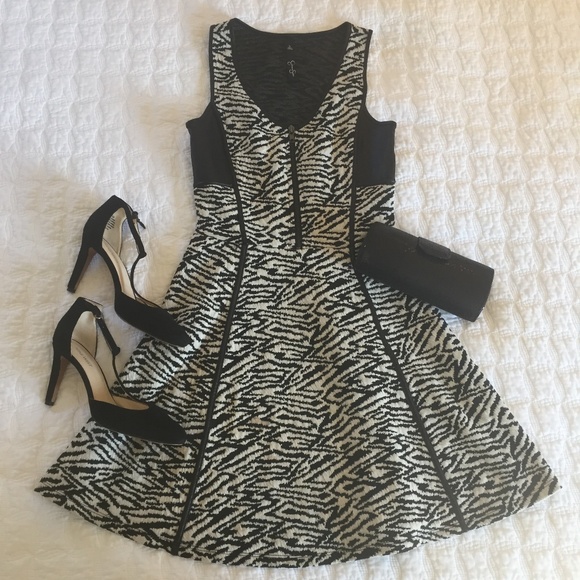 Jessica Simpson | Zebra Print Dress | Small - Picture 2 of 4